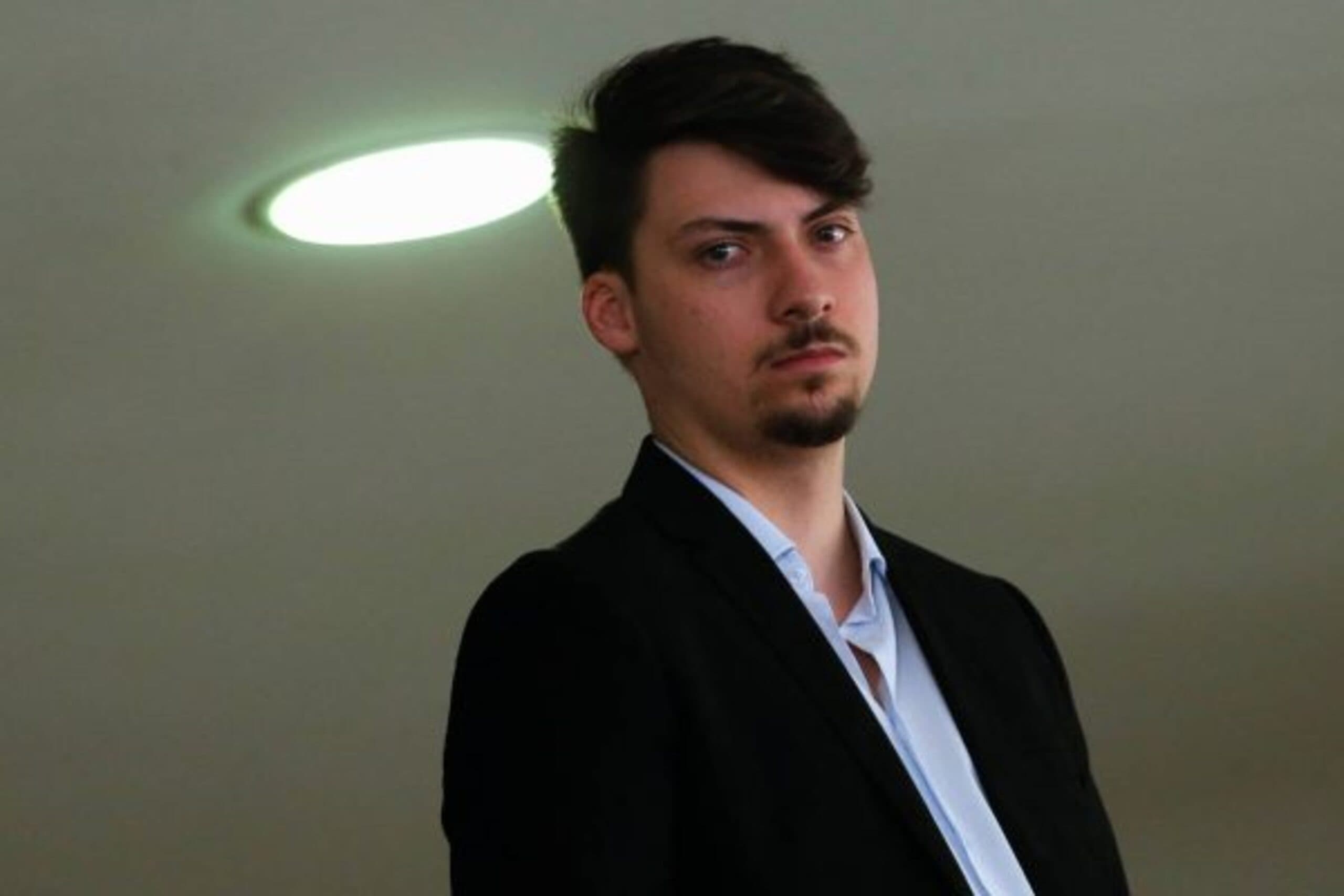 Jair Renan pode perder cargo em comissão na Câmara de Balneário Camboriú após acumular faltas