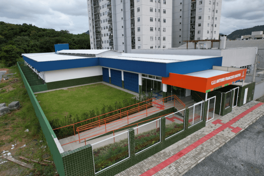 Camboriú inaugura novo Centro de Educação Infantil Antônio Francisco Bastos - Prefeitura de Camboriú