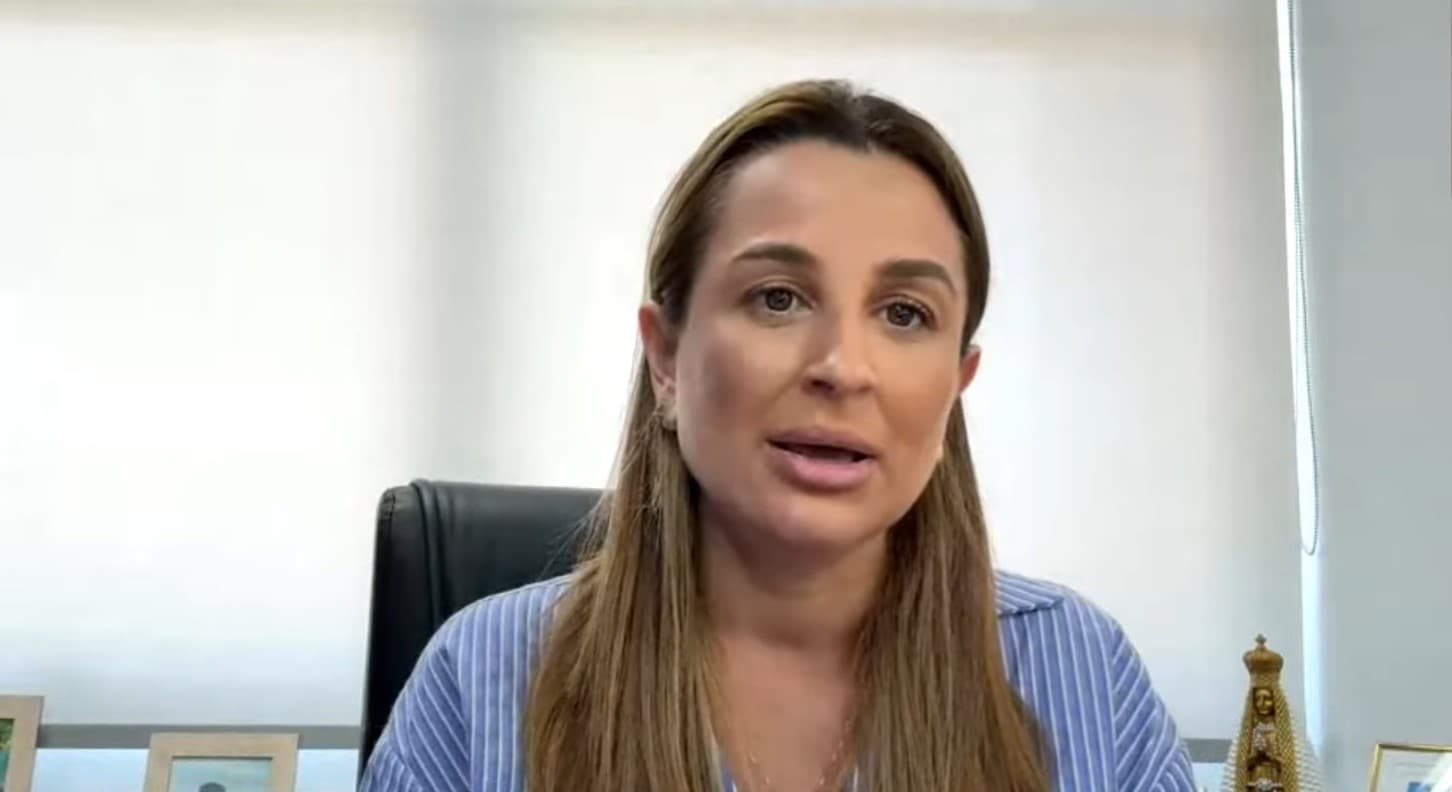 Prefeita de Balneário Camboriú defende políticas para moradores de rua e rebate acusações de higienismo